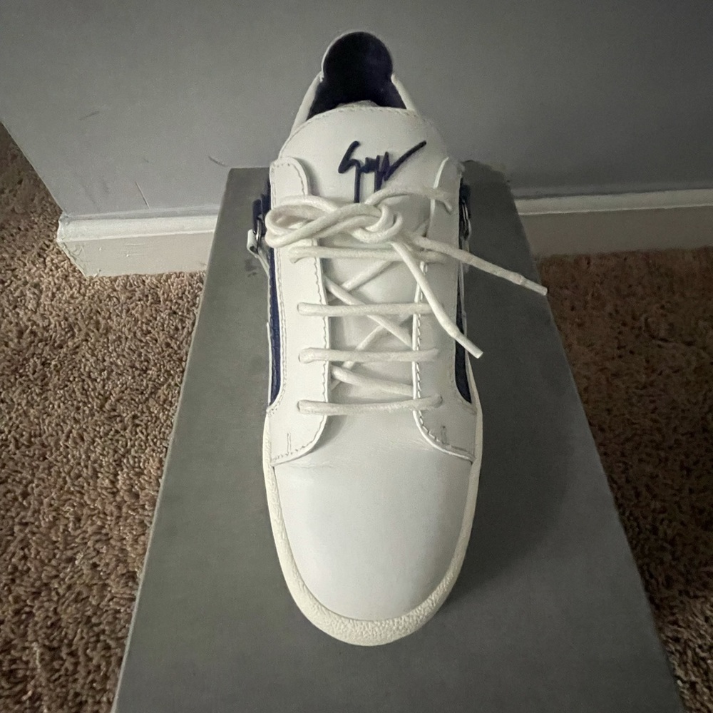 Giuseppe Zanotti(Gal) - Picture 2 of 3